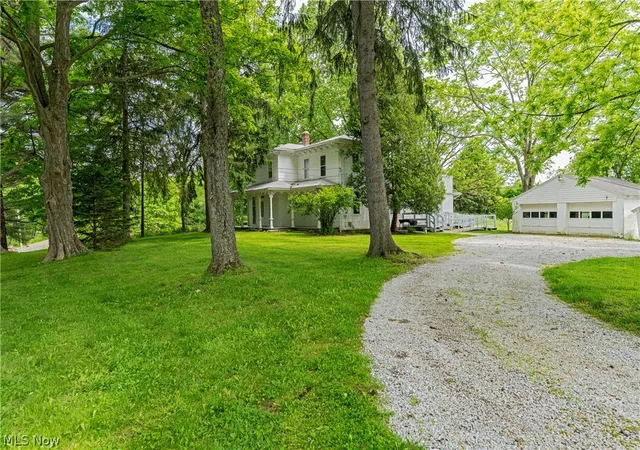 27th image of 1740 W Comet Rd, New Franklin, OH 44216 | MLS# 5220195