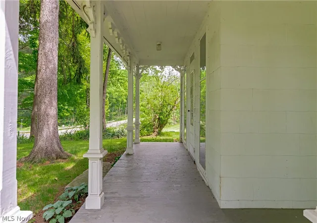 3rd image of 1740 W Comet Rd, New Franklin, OH 44216 | MLS# 5220195