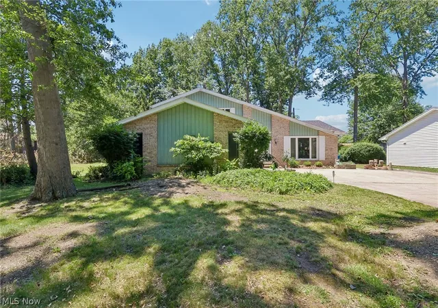 Photo 2 of Single family home for sale at 4300 Washington Ave, Lorain, OH 44052 | MLS# 5223727 | Listing updated on 2026-09-01