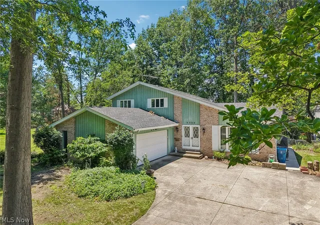 Photo 4 of Single family home for sale at 4300 Washington Ave, Lorain, OH 44052 | MLS# 5223727 | Listing updated on 2026-09-01