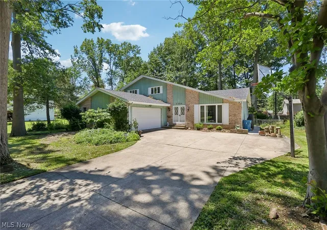 Photo 5 of Single family home for sale at 4300 Washington Ave, Lorain, OH 44052 | MLS# 5223727 | Listing updated on 2026-09-01