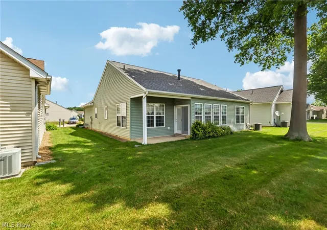 Listing Photo 2 - Condo for sale in building located at 173 Saint Charles Pl, Elyria, OH 44035 - Unit #