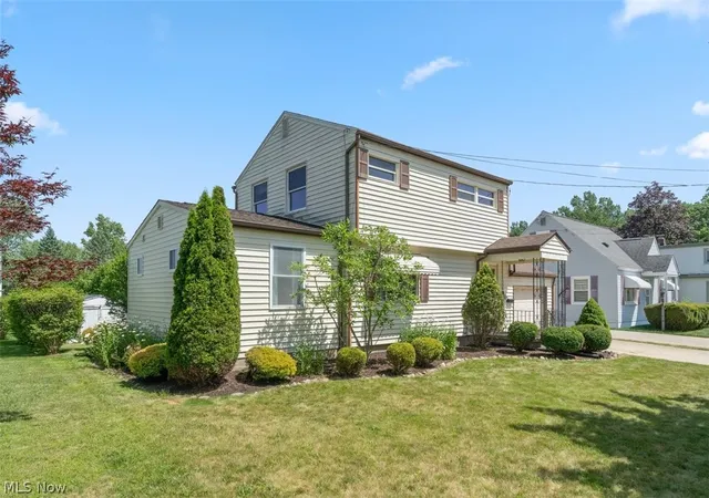 Homes for sale in Cuyahoga Falls, OH | 2323 13th St, Cuyahoga Falls, OH 44223 | MLS# 5224318