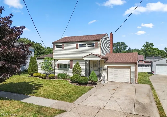 Homes for sale in Cuyahoga Falls, OH | 2323 13th St, Cuyahoga Falls, OH 44223 | MLS# 5224318