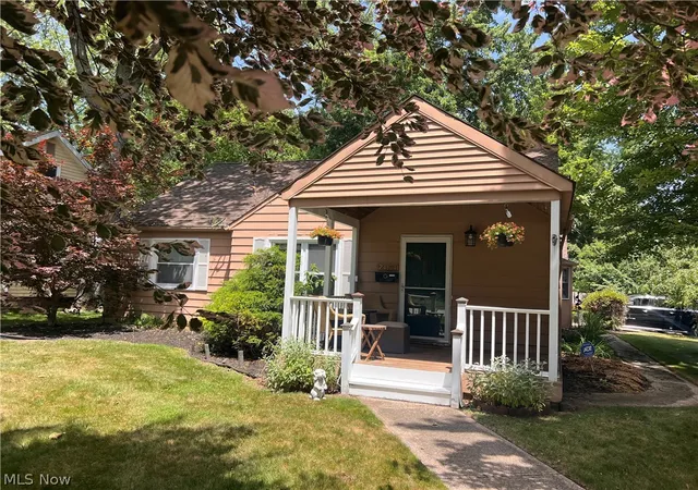 2nd image of 24104 Smith Ave, Westlake, OH 44145 | MLS# 5224305