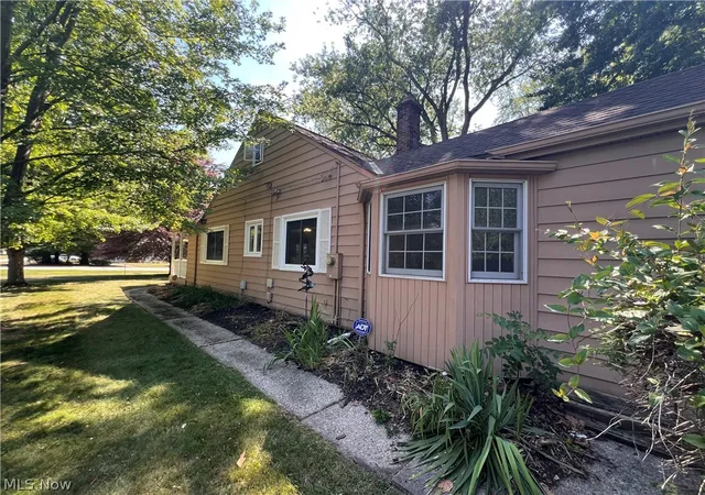 Photo 3 of Sale Pending at 24104 Smith Ave, Westlake, OH 44145 | MLS# 5224305 | Listing updated on 2026-07-12