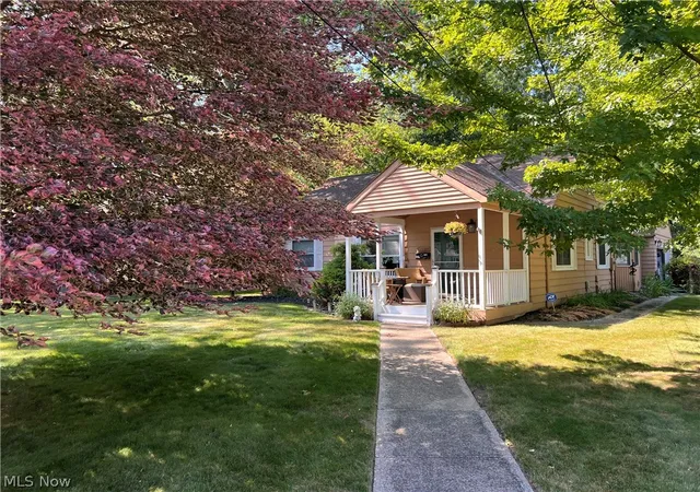 Photo 4 of Sale Pending at 24104 Smith Ave, Westlake, OH 44145 | MLS# 5224305 | Listing updated on 2026-07-12