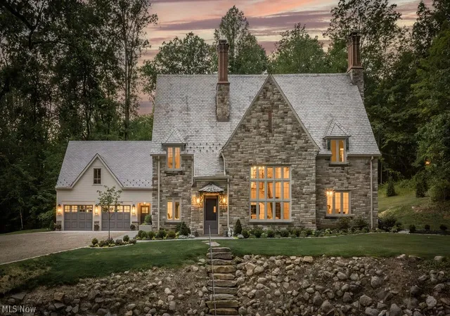 1st image of 8061 Chagrin Rd, Chagrin Falls, OH 44023 | MLS# 5218972