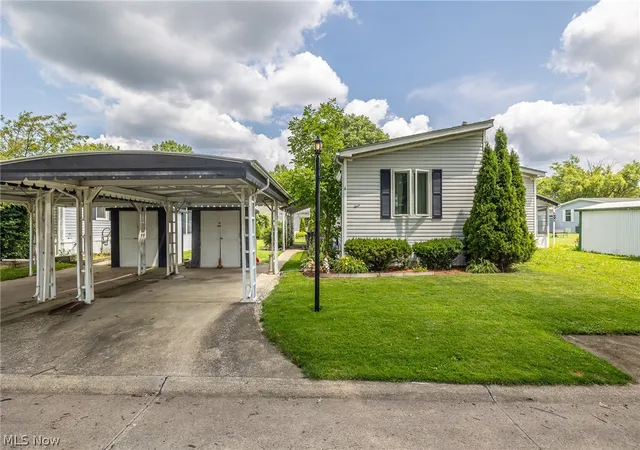 2nd image of 4 Village Park, Olmsted Twp, OH 44138 | MLS# 5221393