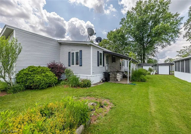 3rd image of 4 Village Park, Olmsted Twp, OH 44138 | MLS# 5221393