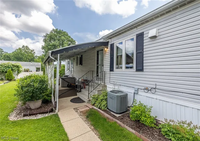 4th image of 4 Village Park, Olmsted Twp, OH 44138 | MLS# 5221393
