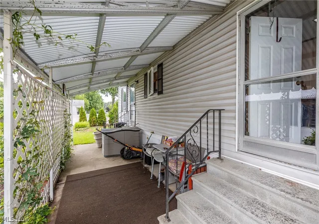 5th image of 4 Village Park, Olmsted Twp, OH 44138 | MLS# 5221393