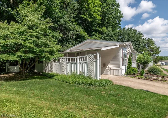 Photo 3 of Single family home for sale at 12 Jessica Ln, Olmsted Twp, OH 44138 | MLS# 5223408 | Listing updated on 2026-09-27