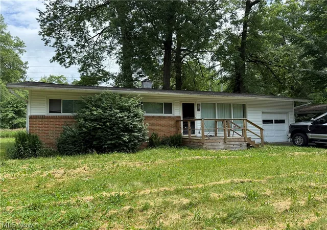 1st image of 2368 Montgomery Ave Nw, Warren, OH 44485 | MLS# 5223871
