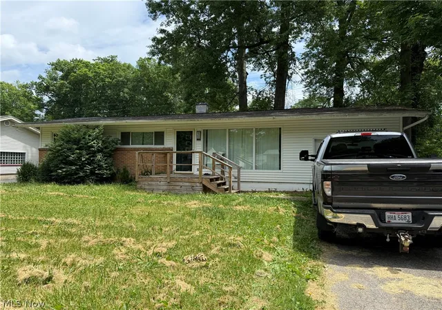 2nd image of 2368 Montgomery Ave Nw, Warren, OH 44485 | MLS# 5223871