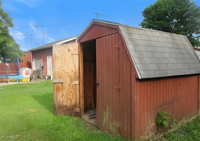 5th image of 176 E Maryland Ave, Sebring, OH 44672 | MLS# 5224490