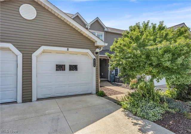 1st image of 4215 Jennings Ridge Dr, Cleveland, OH 44109 | MLS# 5222848