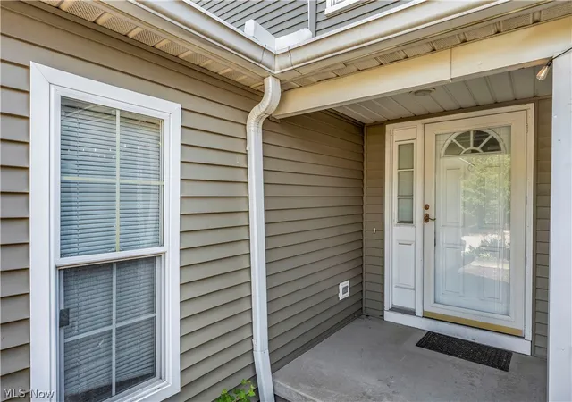 3rd image of 4215 Jennings Ridge Dr, Cleveland, OH 44109 | MLS# 5222848