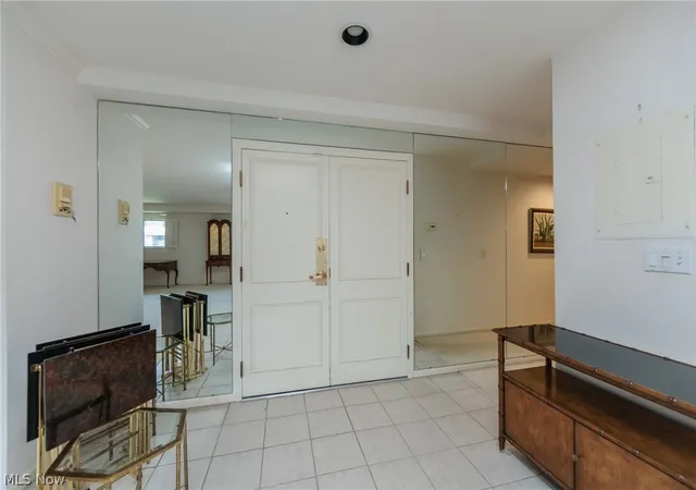 2nd image of 2112 Acacia Park Dr #511, Lyndhurst, OH 44124 | MLS# 5220351