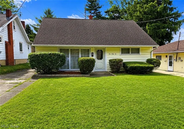 1st image of 142 N Main St N, Youngstown, OH 44515 | MLS# 5224547