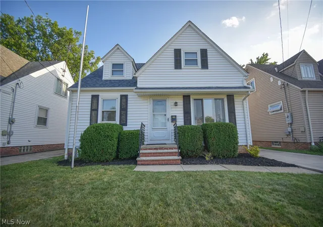 Homes for sale in Cleveland, OH | 18400 Rockland Ave, Cleveland, OH 44135 | MLS# 5224135