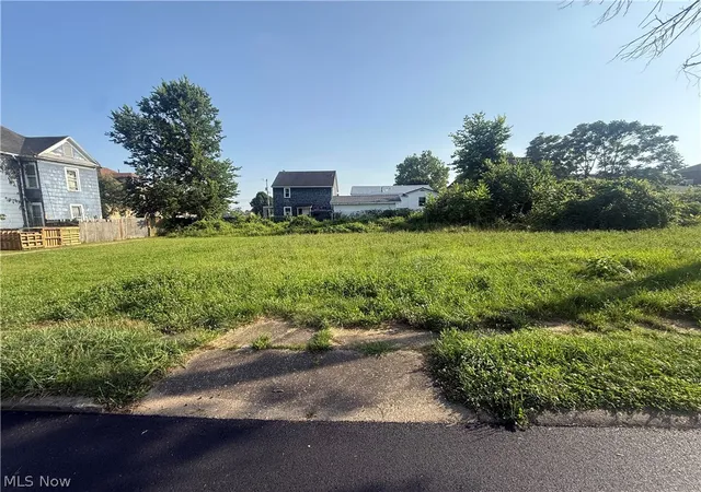 1st image of 1118 24th Street, Parkersburg, WV 26101 | MLS# 5224266