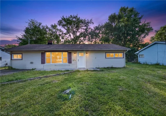 Single family home for sale at 2476 Amberly Dr, Youngstown, OH 44511 | MLS# 5224466