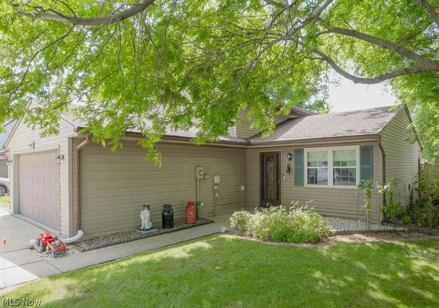 5th image of 38667 Chestnut Ridge Rd, Elyria, OH 44035 | MLS# 5223171