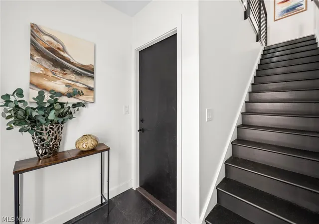 Photo 4 of Townhouse for sale at 3109 Vine Ct, Cleveland, OH 44113 | MLS# 5223807 | Listing updated on 2026-08-24