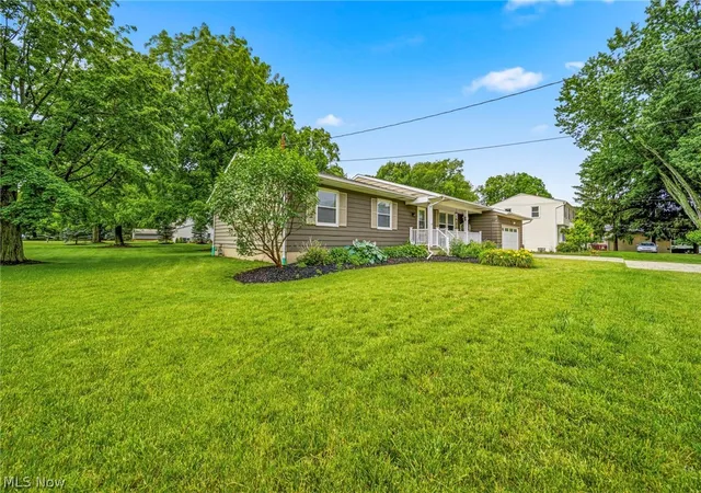 Homes for sale in Mentor, OH | 8506 Lake Shore Blvd, Mentor, OH 44060 | MLS# 5223297