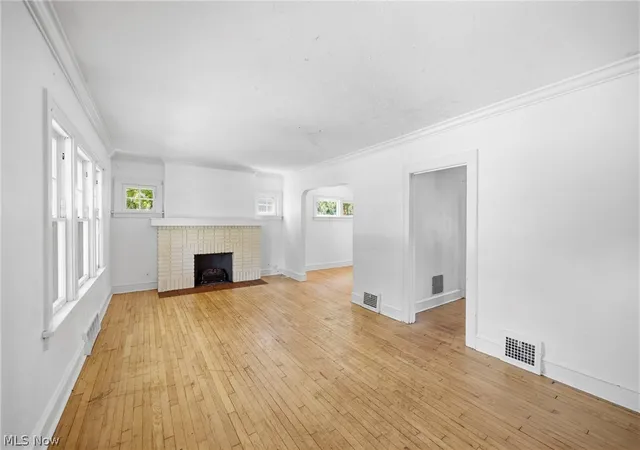 Photo 3 of Sale Pending at 1140 Quilliams Rd, Cleveland, OH 44121 | MLS# 5224604 | Listing updated on 2026-07-17