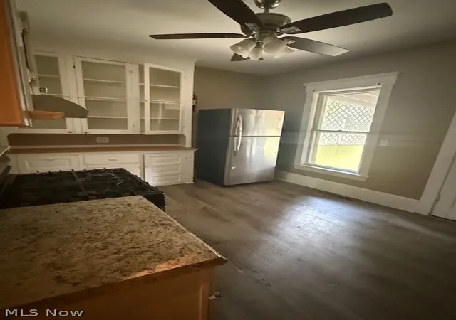 Listing Photo 2 - Condo for sale in building located at 4309 Clinton Ave, Cleveland, OH 44113 - Unit #