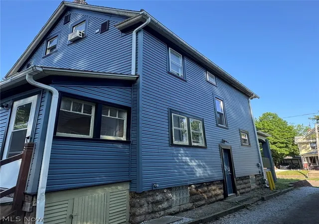 Photo 3 of Single family home for sale at 117 Dodge Ave, Akron, OH 44302 | MLS# 5224540 | Listing updated on 2026-08-21