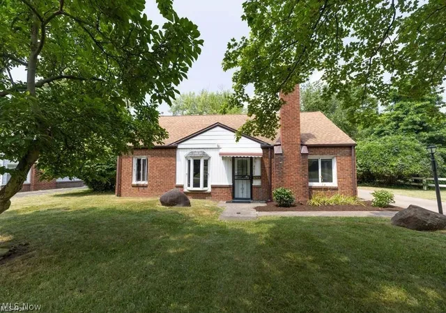 Homes for sale in South Euclid, OH | 4011 Lancaster Rd, South Euclid, OH 44121 | MLS# 5224508