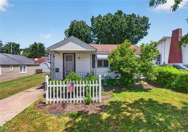 Photo 1 of Sale Pending at 1208 Brooklyn Ave, Canton, OH 44710 | MLS# 5224058 | Listing updated on 2026-08-10