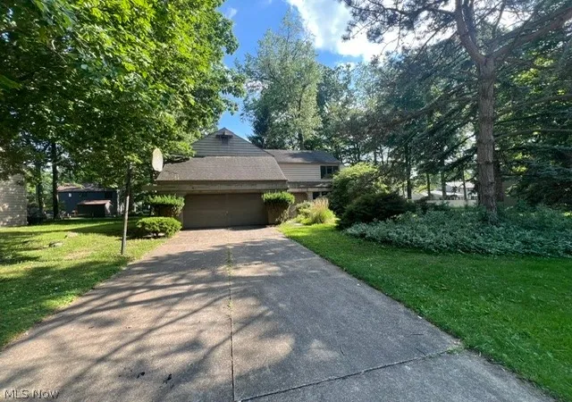 Homes for sale in Avon Lake, OH | 32555 Schooner Ct, Avon Lake, OH 44012 | MLS# 5224445