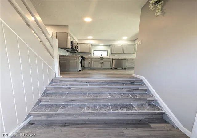 Photo 2 of Single family home for sale at 351 Essex Rd, Vermilion, OH 44089 | MLS# 5224643 | Listing updated on 2026-08-28