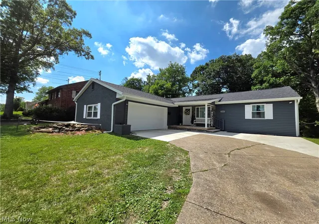 Homes for sale in Parkersburg, WV | 3469 Roseland Ave, Parkersburg, WV 26104 | MLS# 5224495