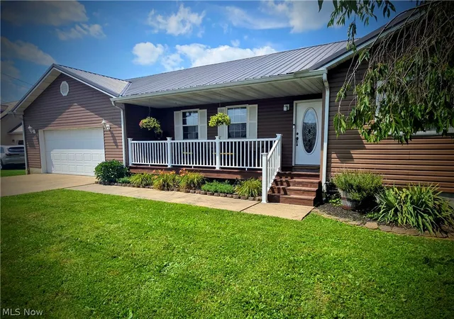 Homes for sale in Waverly, WV | 117 Pineview Estates Dr, Waverly, WV 26184 | MLS# 5224688