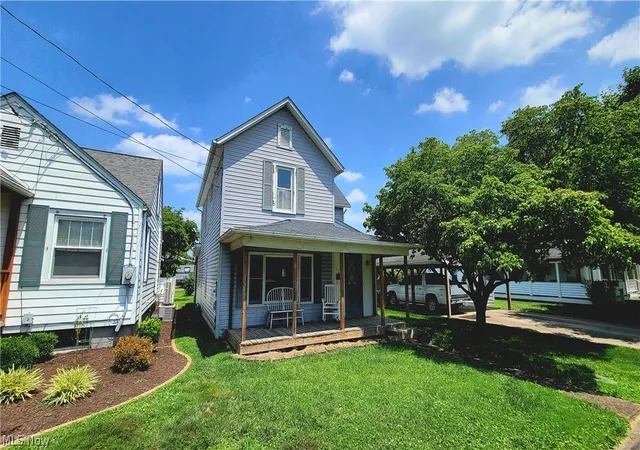 Photo 2 of Single family home for sale at 603 Poplar Ave, Williamstown, WV 26187 | MLS# 5224576 | Listing updated on 2026-08-31