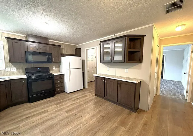 Photo 4 of Single family home for sale at 144 Virginia Ave, Elyria, OH 44035 | MLS# 5224731 | Listing updated on 2026-09-01