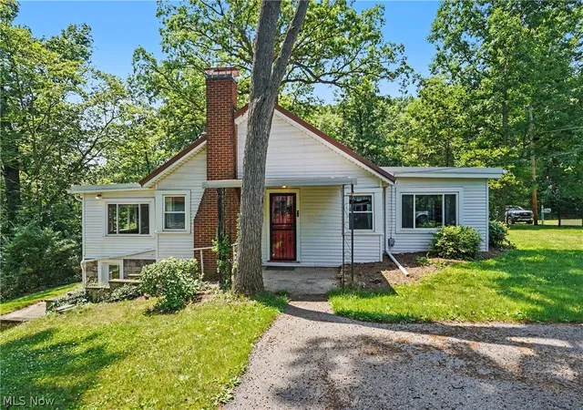 Homes for sale in Deerfield, OH | 10528 Country Club Ln, Deerfield, OH 44449 | MLS# 5224564
