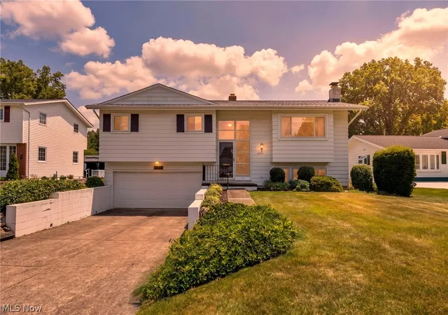 Homes for sale in North Olmsted, OH | 5773 Sherwood Dr, North Olmsted, OH 44070 | MLS# 5224706