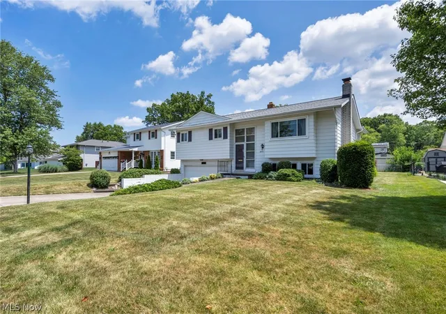 Homes for sale in North Olmsted, OH | 5773 Sherwood Dr, North Olmsted, OH 44070 | MLS# 5224706
