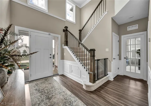 Photo 3 of Single family home for sale at 32642 Royal Troon Dr, Avon Lake, OH 44012 | MLS# 5221287 | Listing updated on 2026-07-06