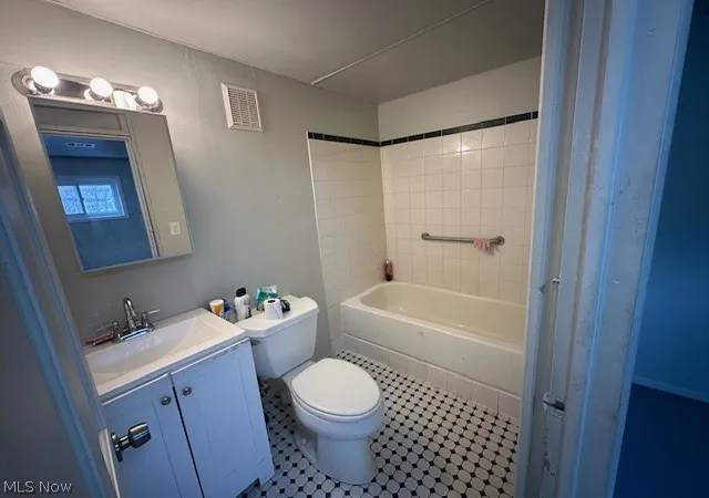 Listing Photo 2 - Condo for sale in building located at 12113 Corlett Ave, Cleveland, OH 44105 - Unit #