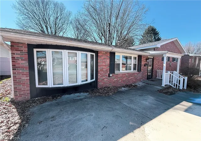 Homes for sale in Vienna, WV | 108 36th St, Vienna, WV 26105 | MLS# 5221640