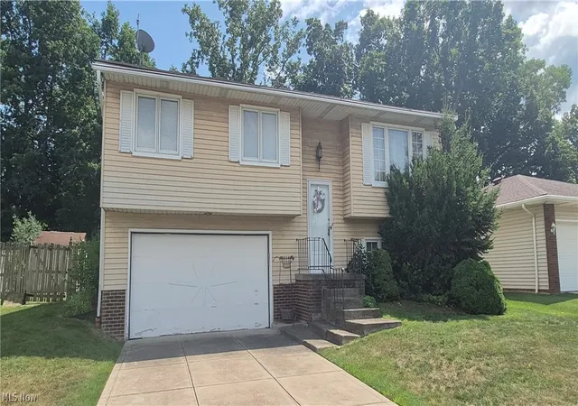 Homes for sale in Parma, OH | 8415 Newcomb Dr, Parma, OH 44129 | MLS# 5223215