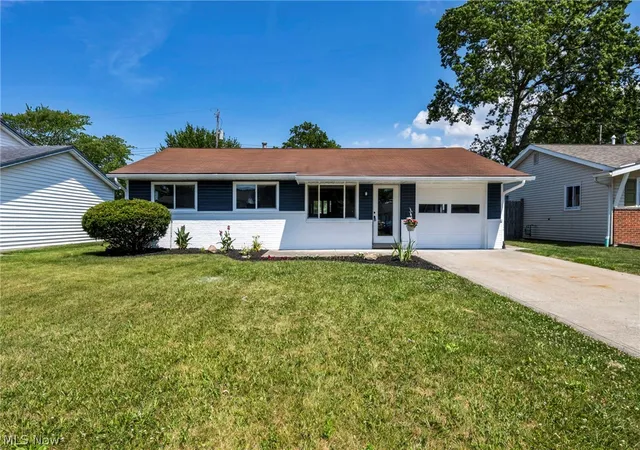 Homes for sale in Lorain, OH | 4613 Meadow Ln, Lorain, OH 44055 | MLS# 5224944