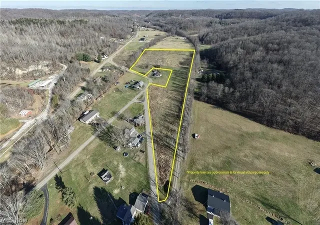 1st image of Canary Rd Se, Midvale, OH 44653 | MLS# 5224162